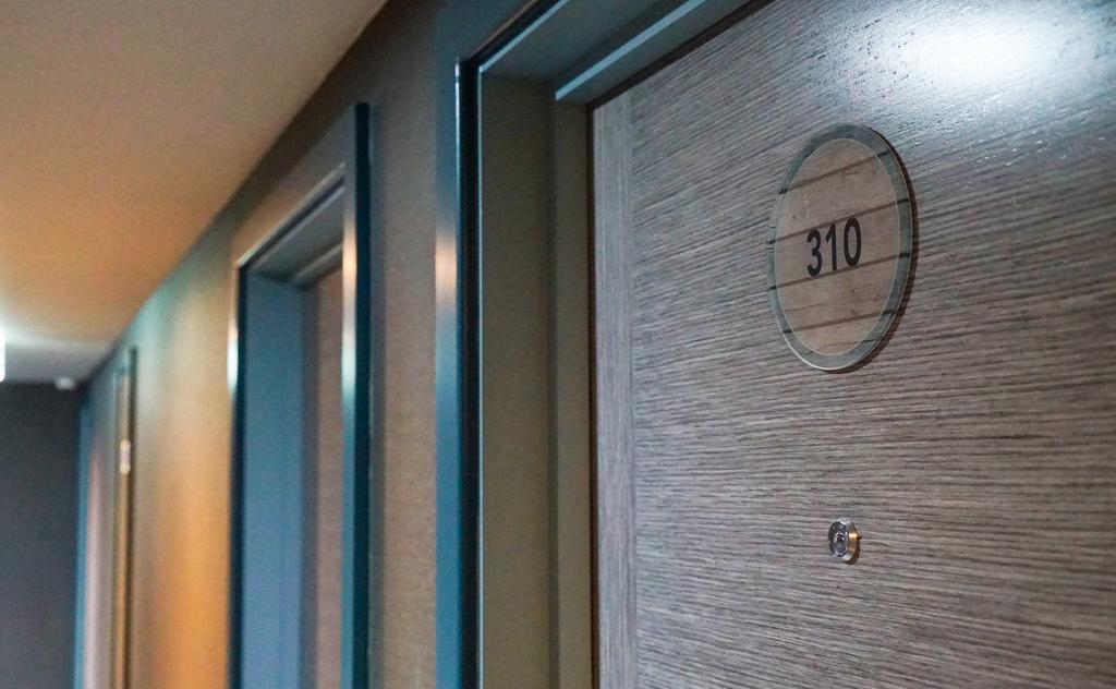 Best Western Plus London Croydon Aparthotel Exterior photo