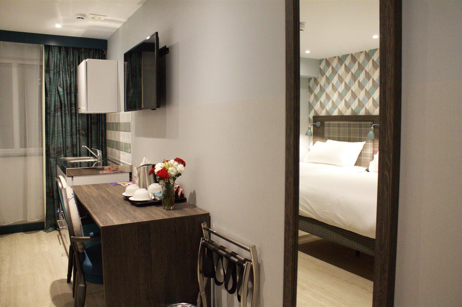 Best Western Plus London Croydon Aparthotel Exterior photo